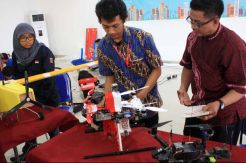 Kontes Robot Terbang...