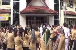 Karyawan Demo, Pelayanan RS Adam Malik Terganggu