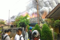 Korban Kebakaran Berlan Mulai Terima Bantuan