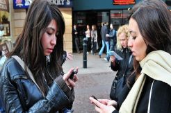 Tips Jaga Kesehatan Mata Pengguna Gadget