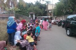 Warga Serbu Rumah SBY di Cikeas