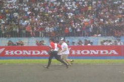 Usai Menari , Marquez Janji ke Indonesia Lagi