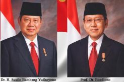 Gedung Pemerintah dan Sekolah Masih Pasang Foto SBY-Boediono