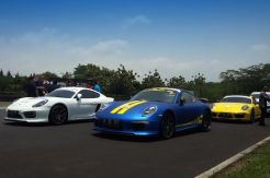 Porsche Ajarkan Mengemudi...
