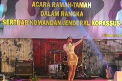 Syahrini Ajarkan Prajurit...