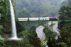 Air Terjun Lembah Anai...