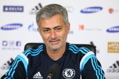 Atmosfer Old Trafford buat Mourinho Enjoy