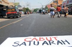 Hari ini Warga Blokade Total Satu Arah