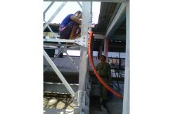 Tak Berizin, Tower Seluler Dibongkar Satpol PP