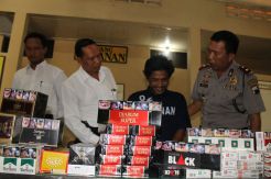 Dua Jam Sembunyi di Plafon, Pembobol Mini Market ditangkap