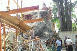 DKI Kirim Tim Selidiki Penyebab Jembatan Penghubung Roboh