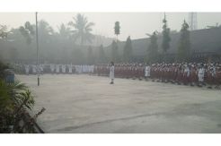 Kadisdikpora Dihadiahi Pidato Tolak Asap oleh Siswi SD