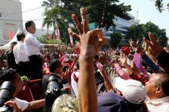 Naikkan Harga BBM, Jokowi Sakiti Rakyat
