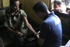 Tim DVI Ambil Sampel Darah Keluarga Sumarti Ningsih