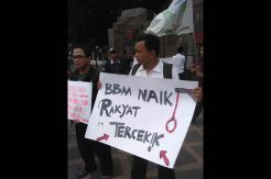 KAMMI DIY: BBM Naik, Rakyat Tercekik