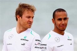 Hamilton Bakal Mengalah dari Rosberg