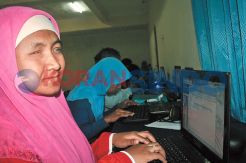 Tunanetra Diajari Komputer...