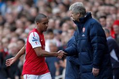 Wenger Masih Ragukan Walcott