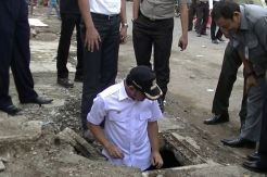 Blusukan, Bima Arya Masuk Gorong-gorong