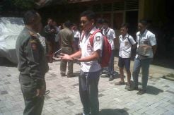 Terjaring Razia, Pelajar SD Menangis