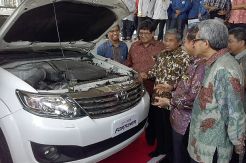 Sambut MEA Toyota Bagi-bagi Mobil ke Kampus