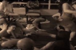 Video Mayweather Dalam...