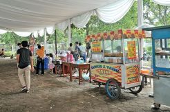 Bazar Kuliner Hadirkan...