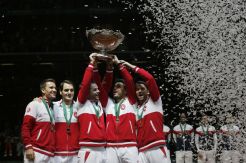 Disebut Pahlawan, Federer Malah Tunjuk Stan
