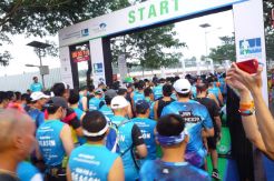 Ribuan Pelari Berderma Sekaligus Berlomba