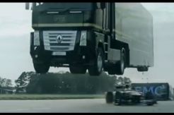 Rekor Dunia Truk Lompati Mobil F1