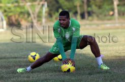 Arema Harus Belanja Bek Anyar