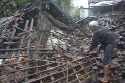 Puting Beliung Terjang Jombang dan Nganjuk, Ratusan Rumah Hancur