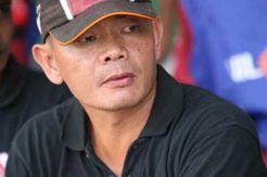 Persegres Memakai Pelatih Domestik