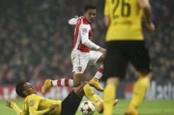 Meriam London Meledak di Emirates