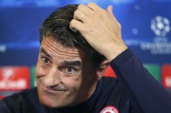 Pelatih Olympiacos Minta Disalahkan