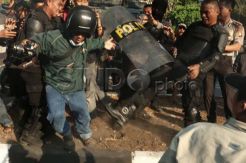 Yusril Ingatkan Pemerintahan Jokowi Jangan Represif