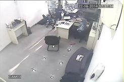 Aksi Perampok Minimarket di Makassar Terekam CCTV