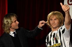 Nedved Bahagia Dapat Replika