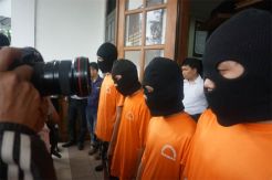 Sebelum Rusak Pos Satpam Gedung Sate, JA Menjambret