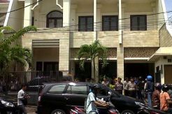Ada Ledakan Saat KPK Geledah Rumah Fuad Amin