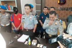 Oknum Polisi Gelar Pesta...