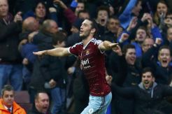 Andy Caroll Bawa West Ham ke Posisi Tiga
