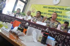 Ungkap Kasus Miras Oplosan,...