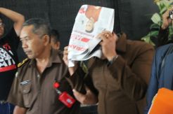 Mark Up Raskin, Pejabat Desa Ditahan