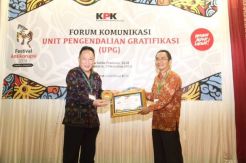KPK Anugerahi PLN Jadi BUMN dengan UPG Terbaik 2014