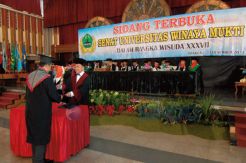 486 Lulusan Universitas...