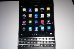 Ini Alasan BlackBerry Passport Dibenci