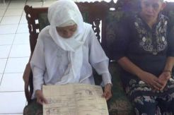 Nenek Fatimah Tantang...