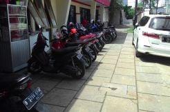 Pembatasan Sepeda Motor, Parkir Liar Bermunculan