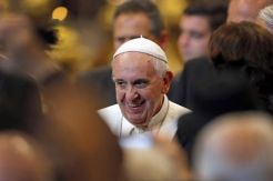 Saat Paus Francis Bercanda...